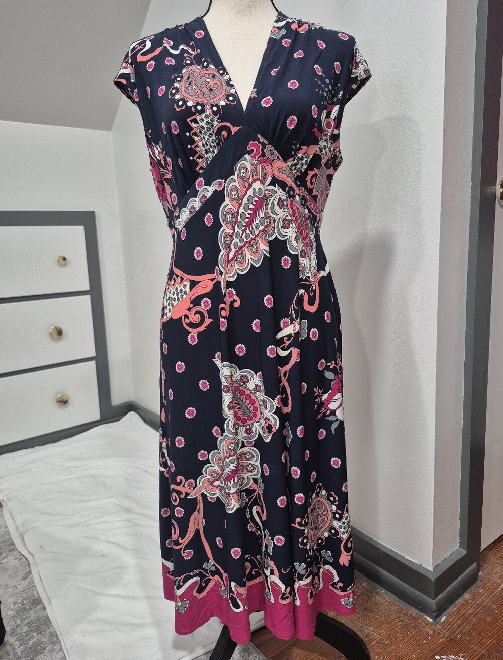 NWT G.H.Bass Sleeveless V Neck Floral Dress